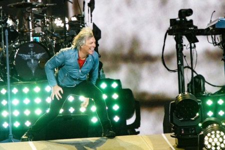 bon-jovi-kep0214-5d3068a4afd83.jpg